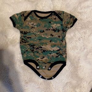 Digi camo baby onesie 6-9mo